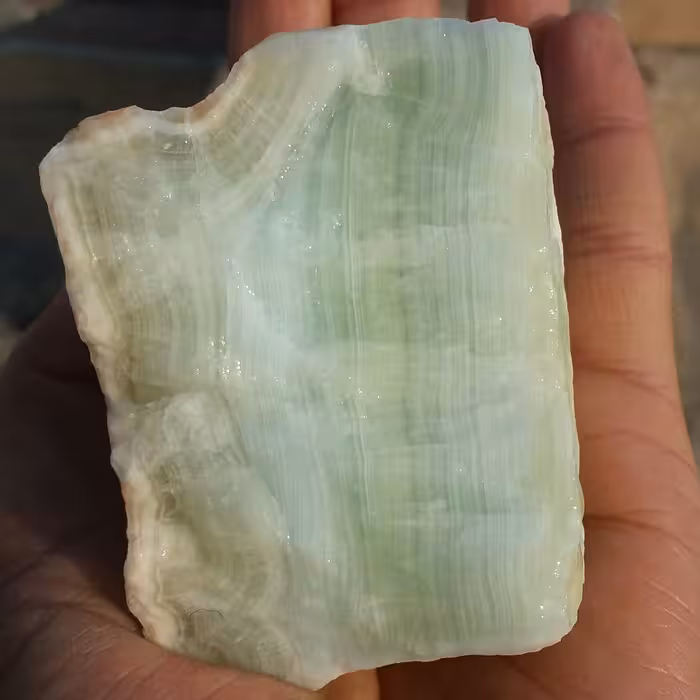 سنگ راف غووولپیکر وارداتی آراگونیت سبز لیمویی بسیار کمیاب  صد در صد طبیعی
با قابلیت ساخت چندین نگین دیدنی شاهکار خلقت