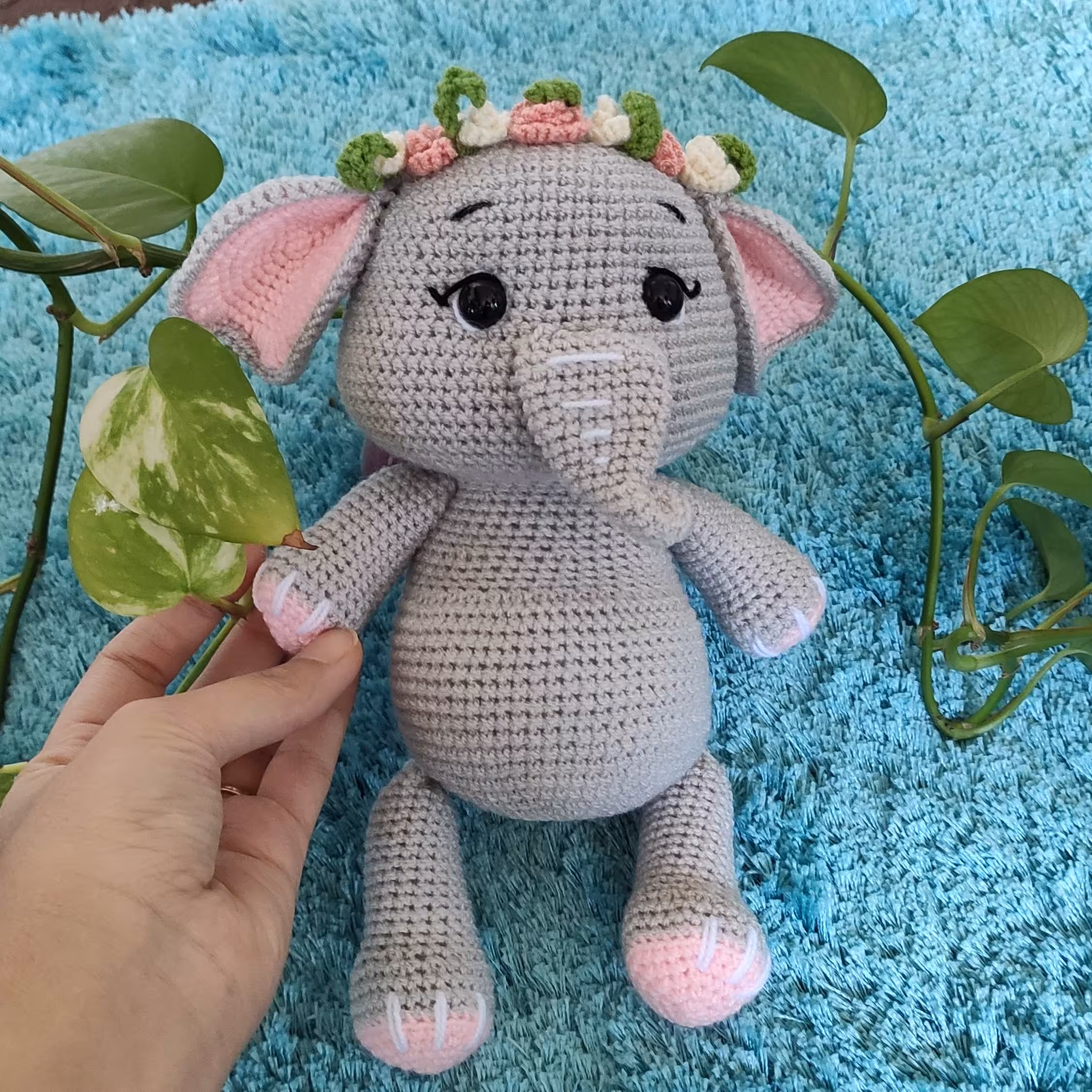 عروسک بافتنی فیل