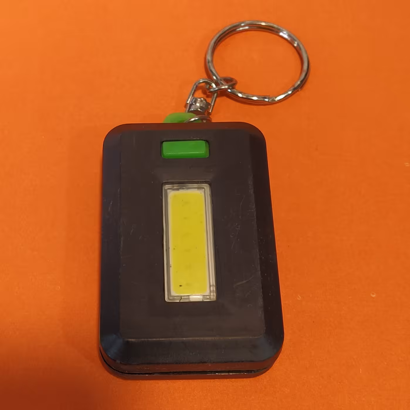 چراغ سوئیچی باطری خور 