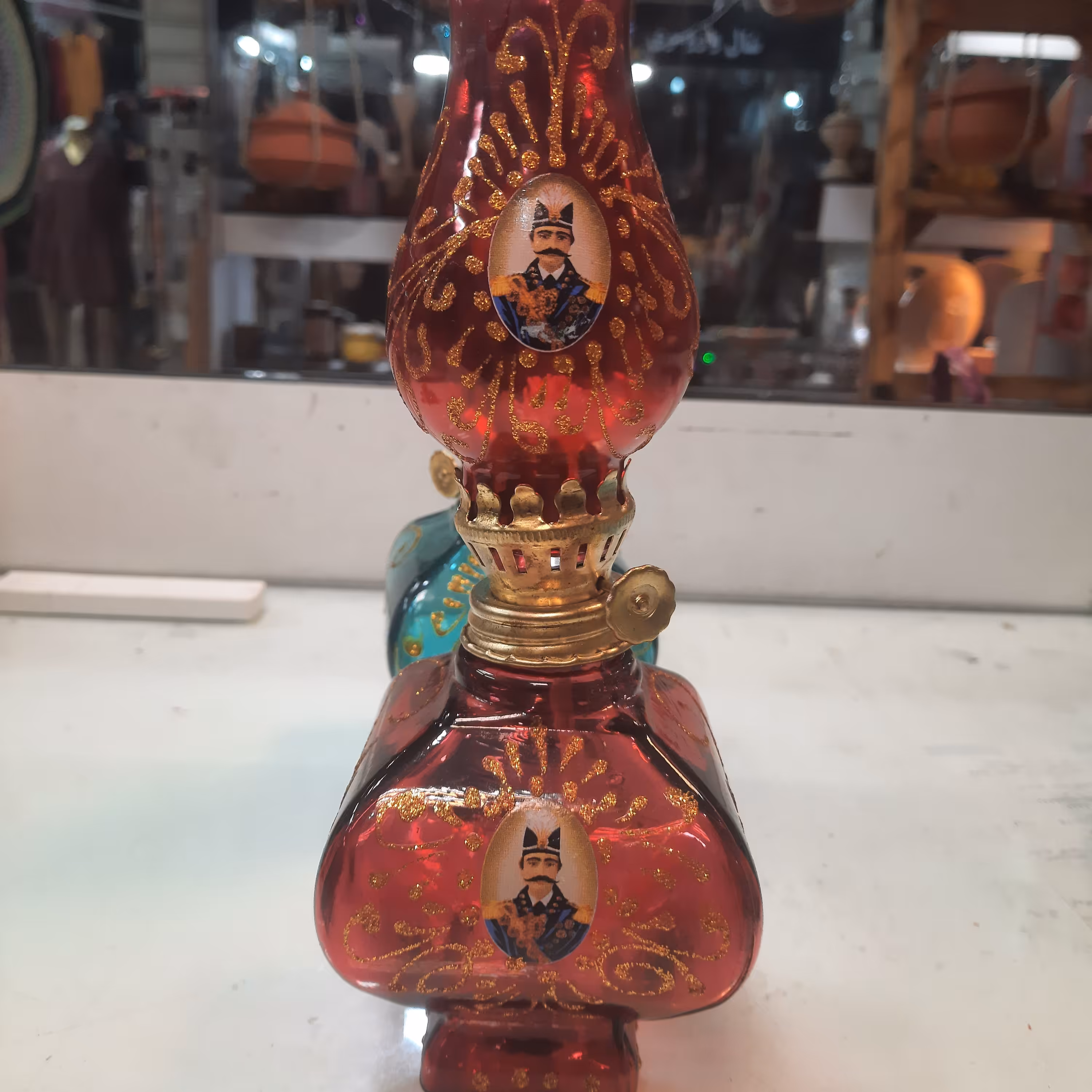 چراغ شیشه ای نفتی
کاربردی
کامل شیشه
مناسب برای زمان قطع برق