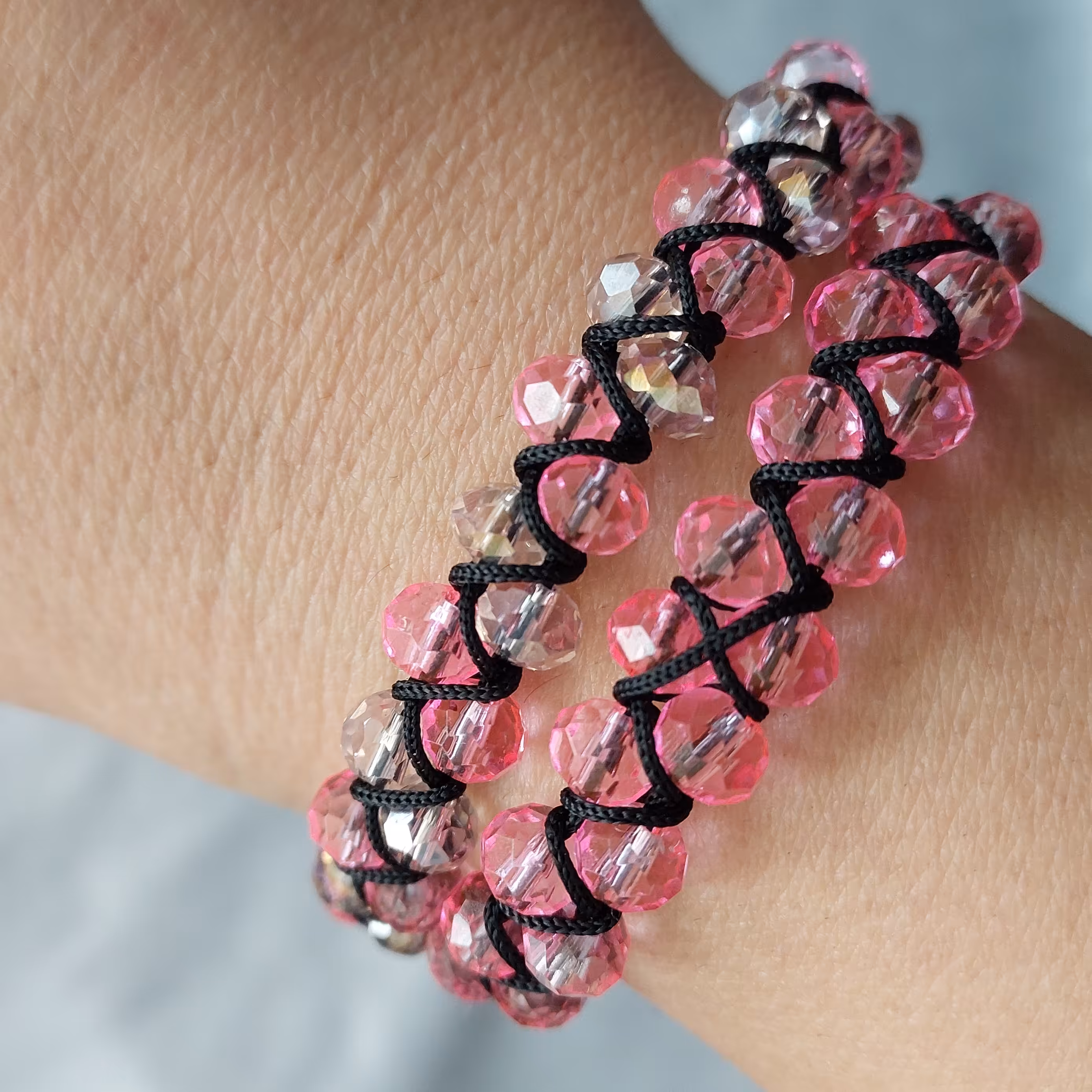 دستبند نخی کریستالی صورتی 