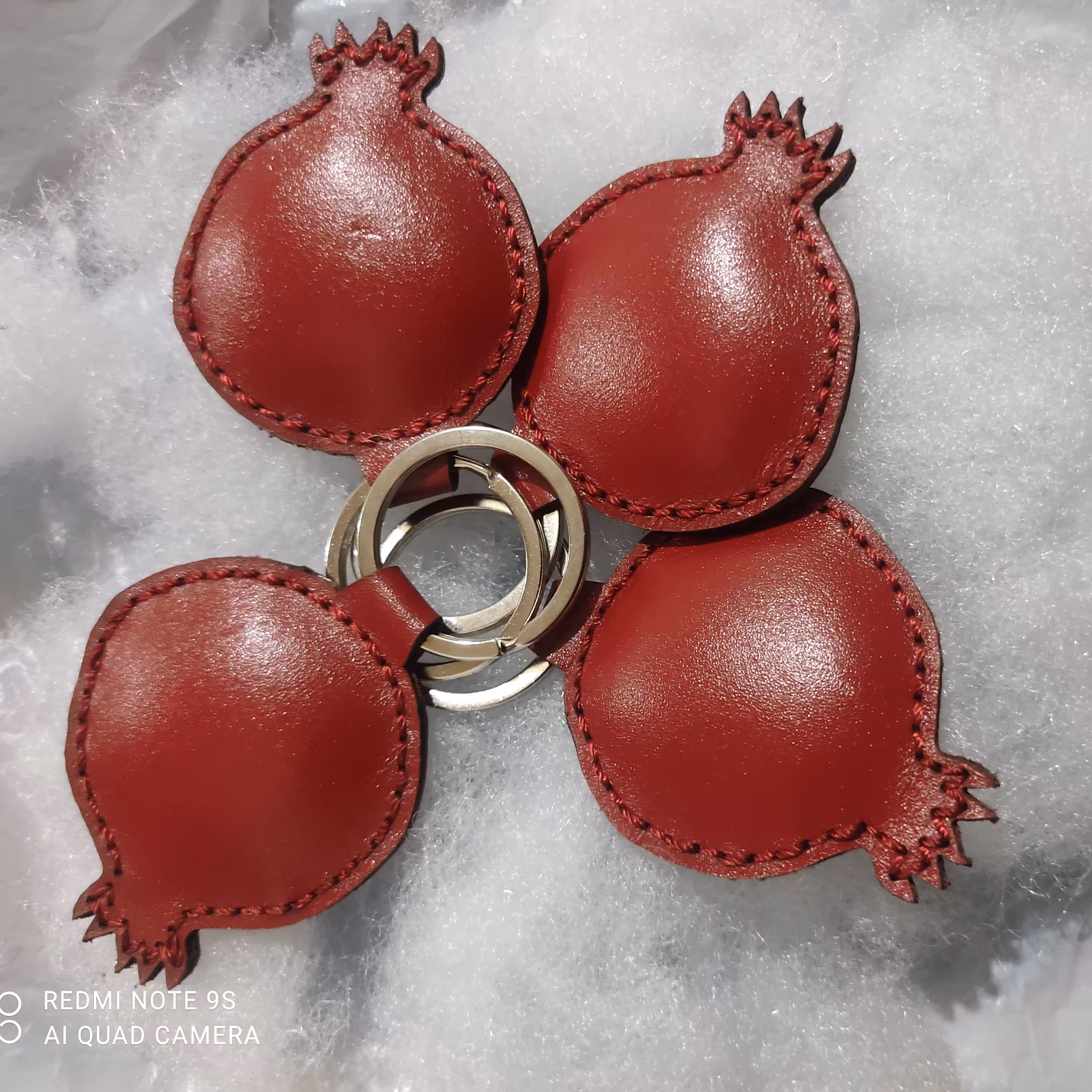 جاسوئیچی چرم گاو فانتزی طرح انار یلدا