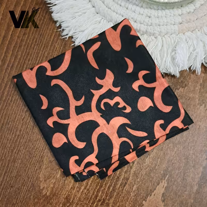 اسکارف طرح دار طرح مشکی قرمز  کیفیت عالی قبل از ثبت سفارش  موجودی بگیرید