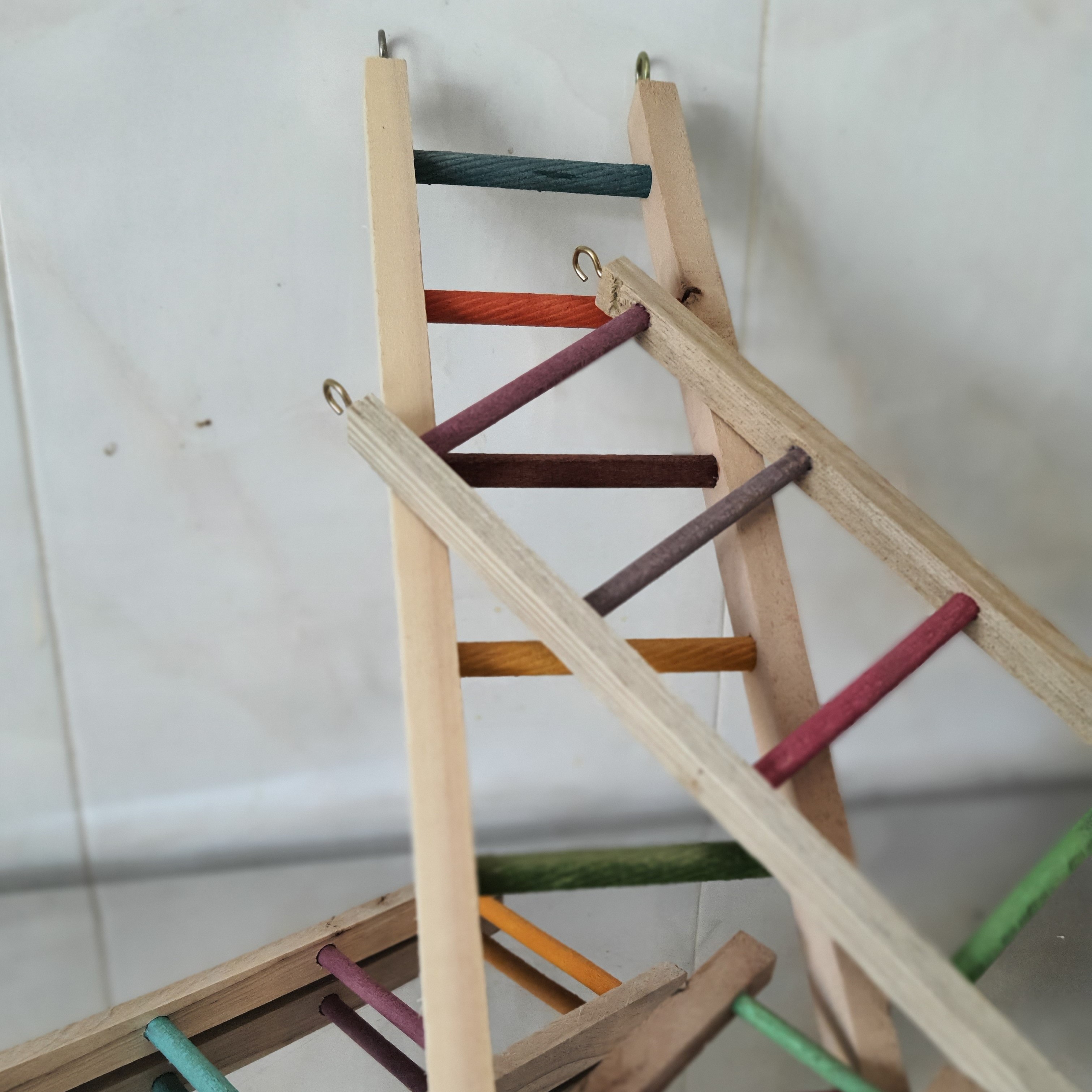 اسباب بازی نردبان چوبی رنگی پرنده سایز 3