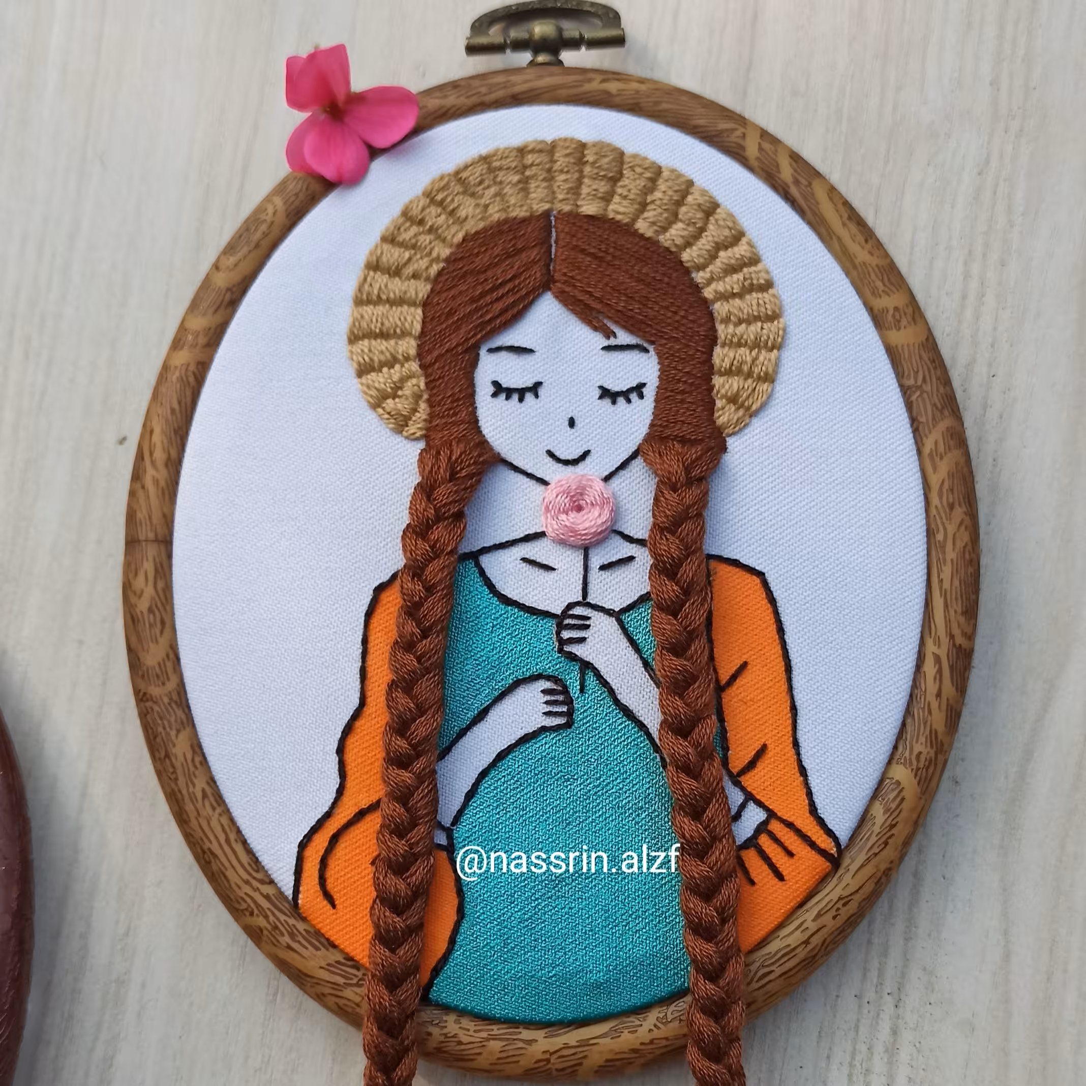 تابلوی گلدوزی