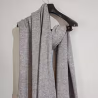 شال موهرآنغوره رنگ طوسی روشن نرم و لطیف و گرم مناسب فصل