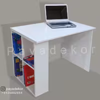 میز  تحریر و کامپیوتر  به همراه کتابخانه محصولی از پایا دکور  در رنگ بندی متنوع