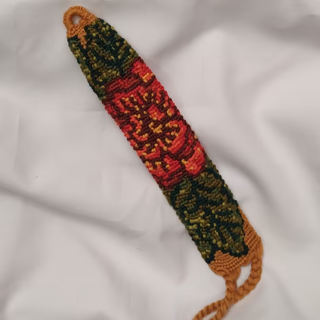 دستبند طرح گل سرخ