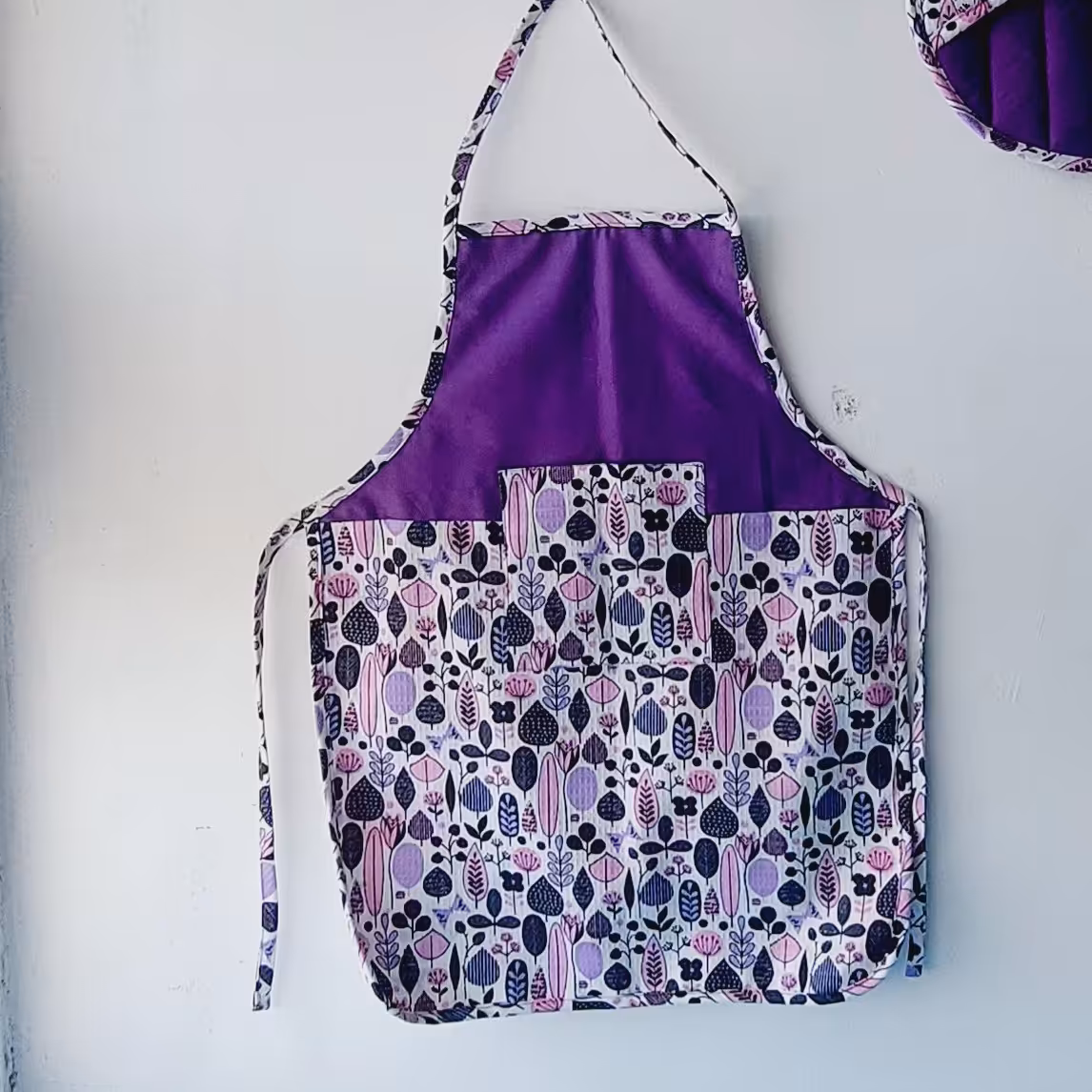 پیشبند ساده سه لایه . 200 گرم . طول 70 .