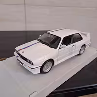 ماکت بوراگو مدل بی ام و bmw m3 1988 فلزی تک جعبه درب بازشو مقیاس 1.24 طول 20 سانت