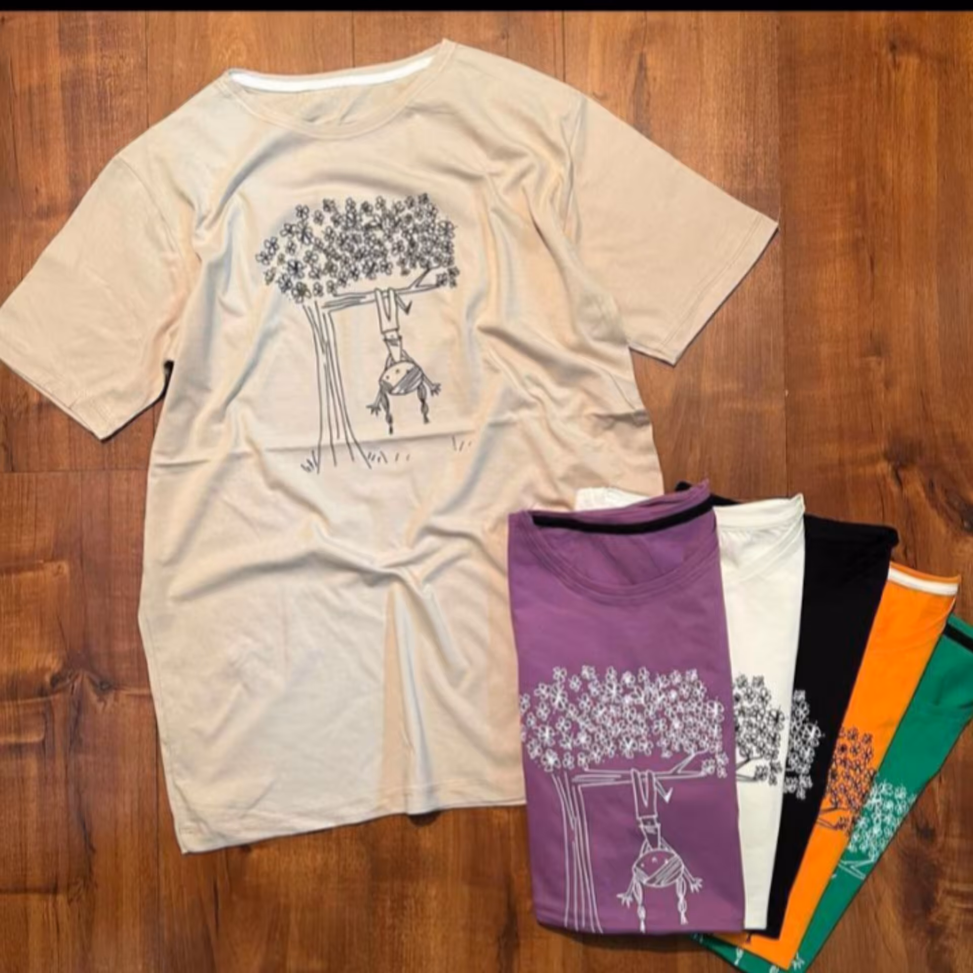 تیشرت نخ پنبه درجه 1 دو سایزی طرح دخترک و درخت