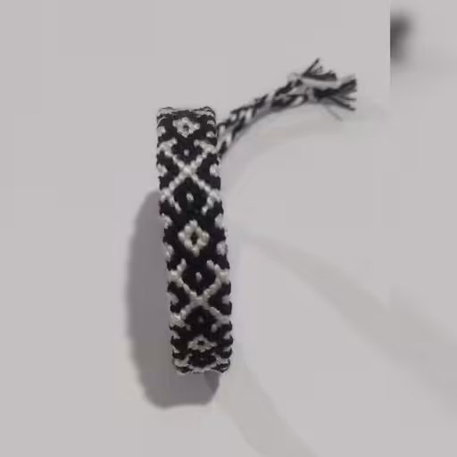 دستبند دوستی طرح سیاه و سفید(اکسسوری دخترانه و پسرانه)