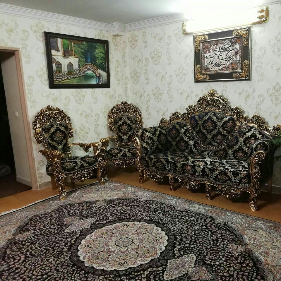 مبل استیل مصری 7 نفرهجذاب وشیک باچوب راش گرجستان وگردو پارچه ورنگ به انتخاب مشتریفوم ابر سرد باکیفیت وخاص پسند