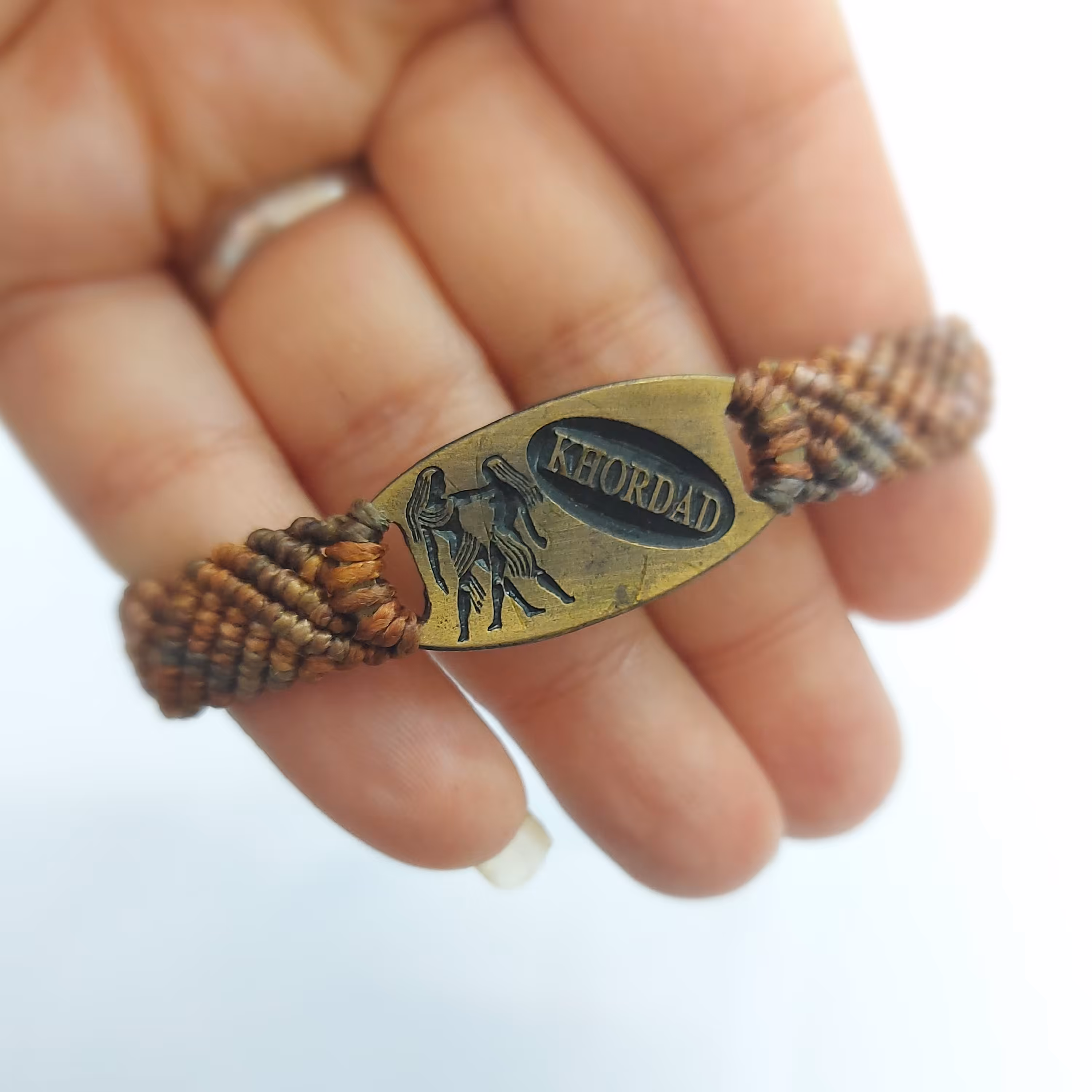 دستبند ماه تولد خرداد مکرومه بافی