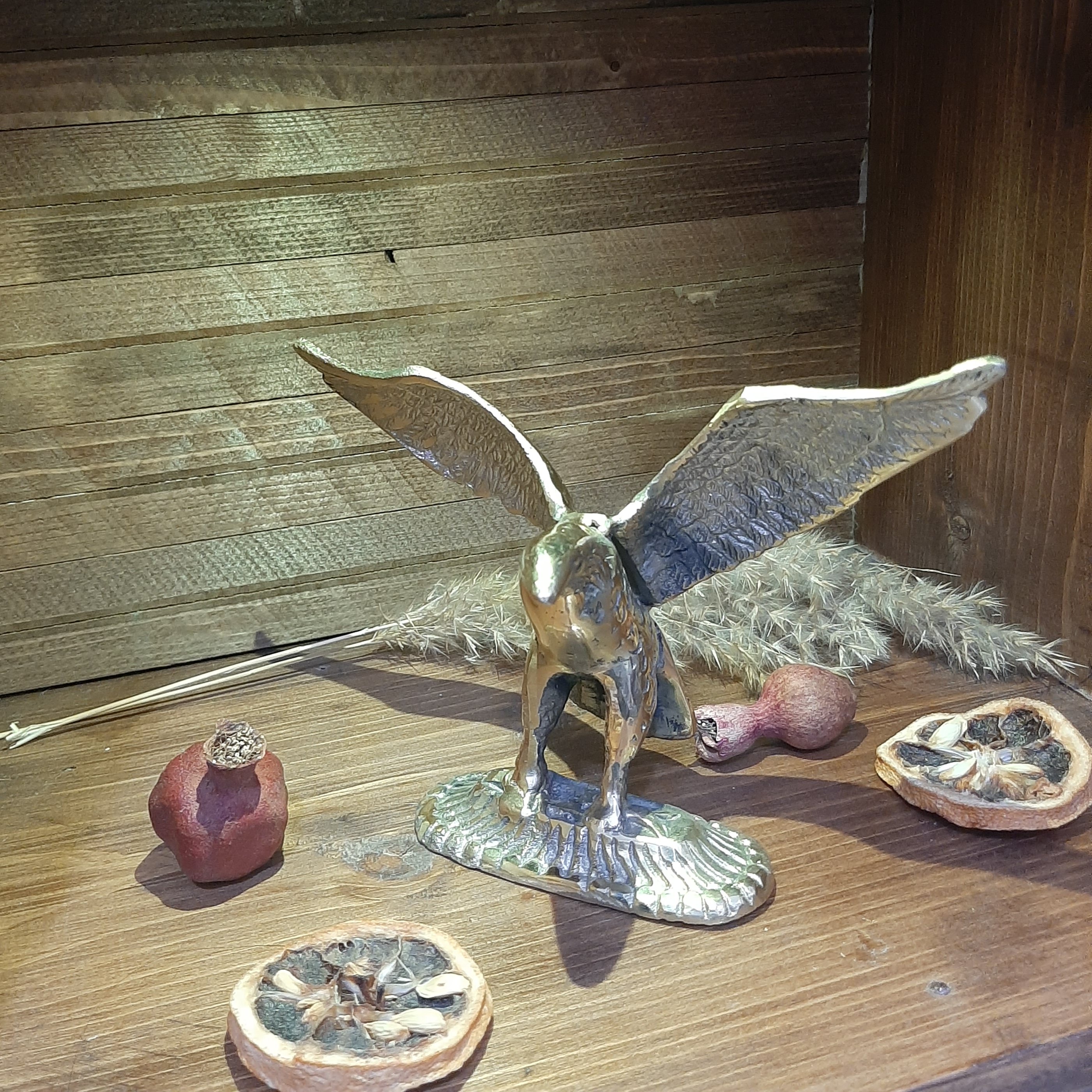 مجسمه برنزی عقاب پایه کوتاه