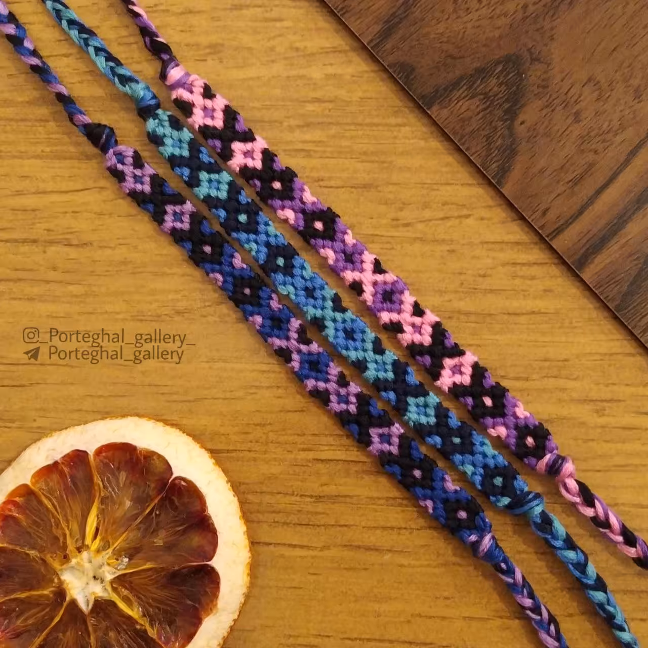 10 تا دستبند دوستی طرح سنتی به صورت عمده