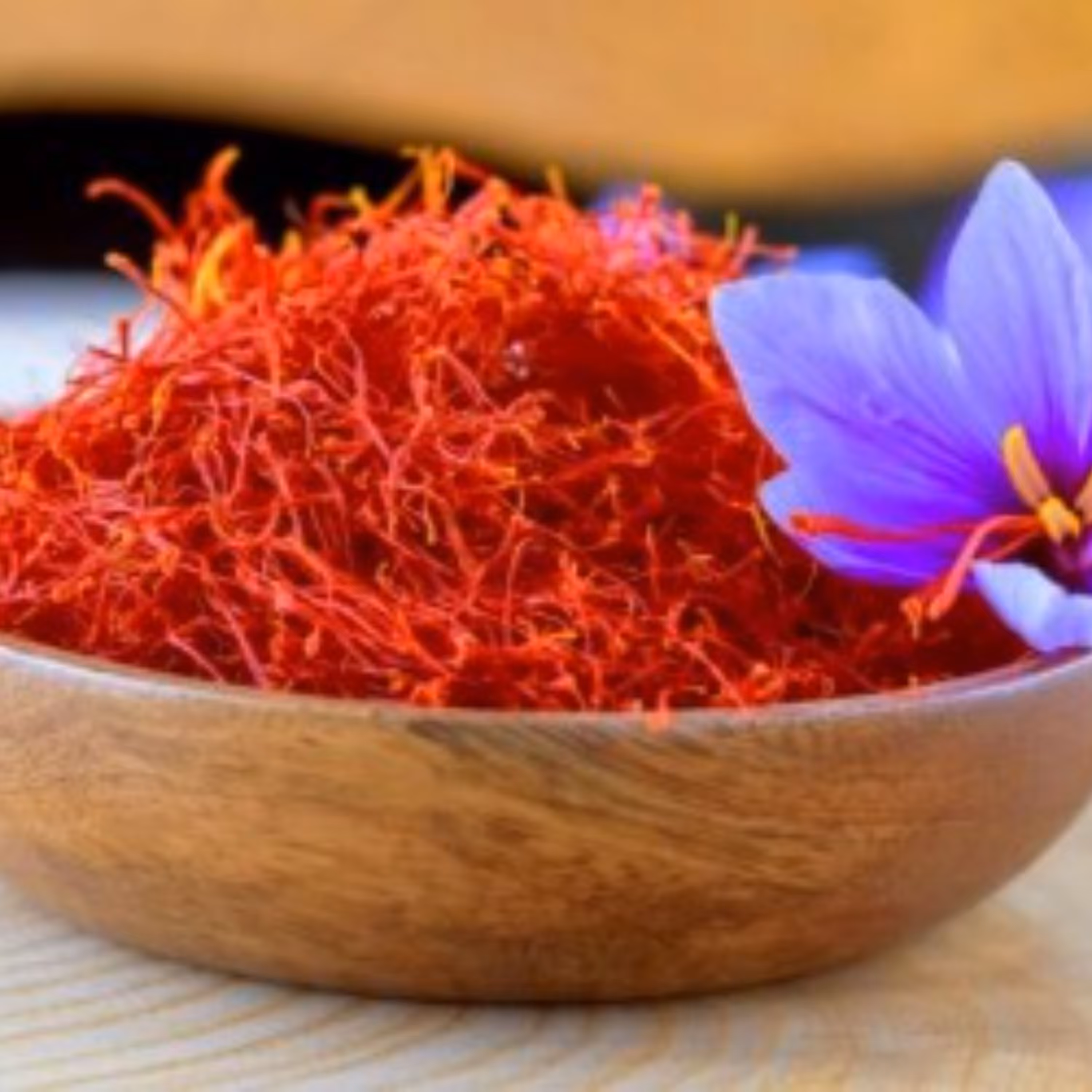 زعفران نگین نیم مثقالی