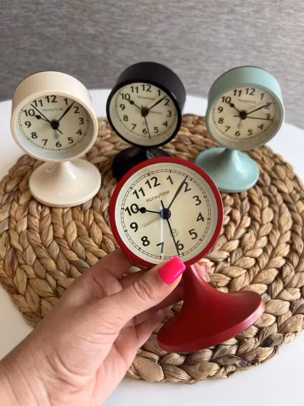 ساعت رومیزی پایه دار کوتاه