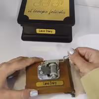 موزیک باکس هندلی ملودی لاو استوری 