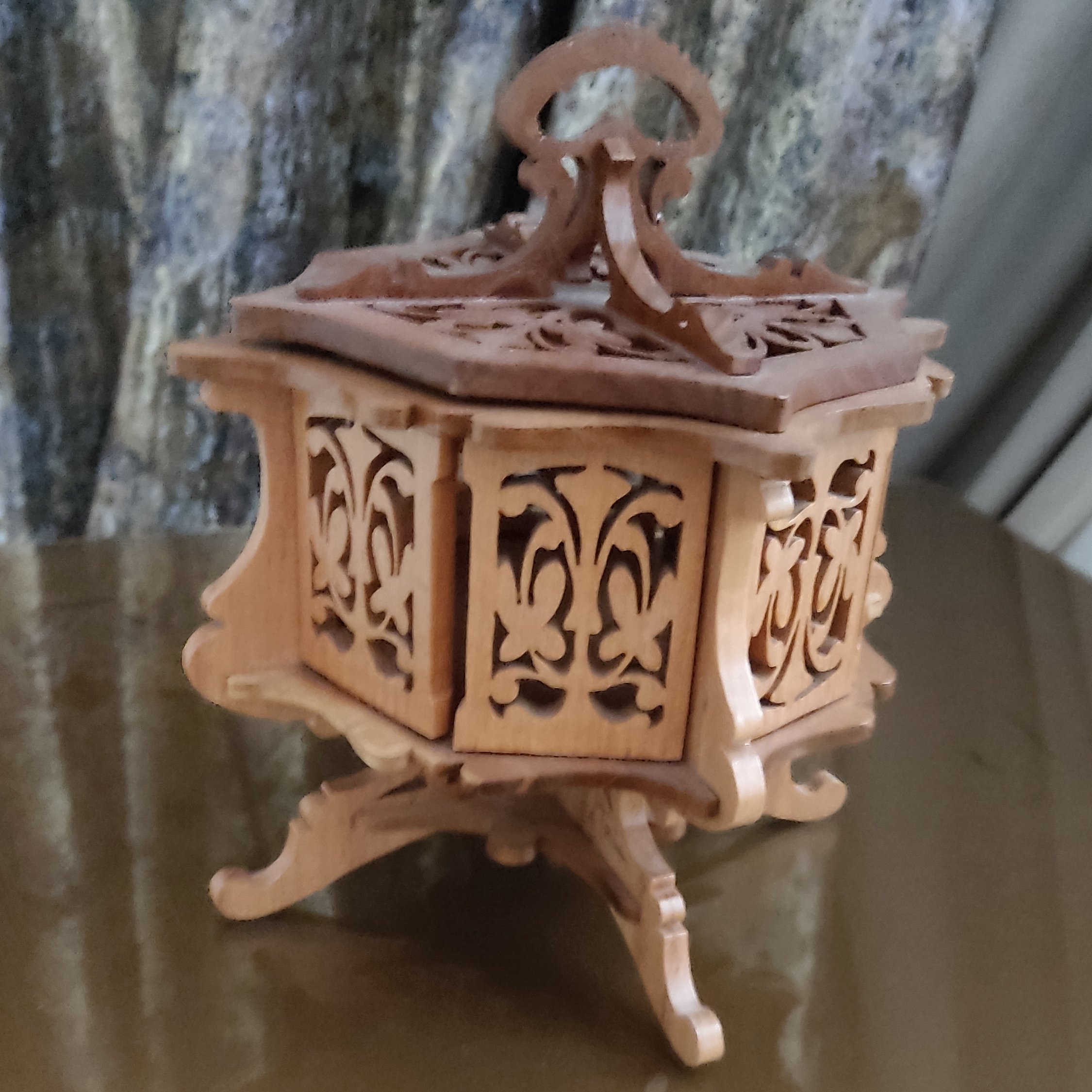 شکلات خوری مشبک چوبی