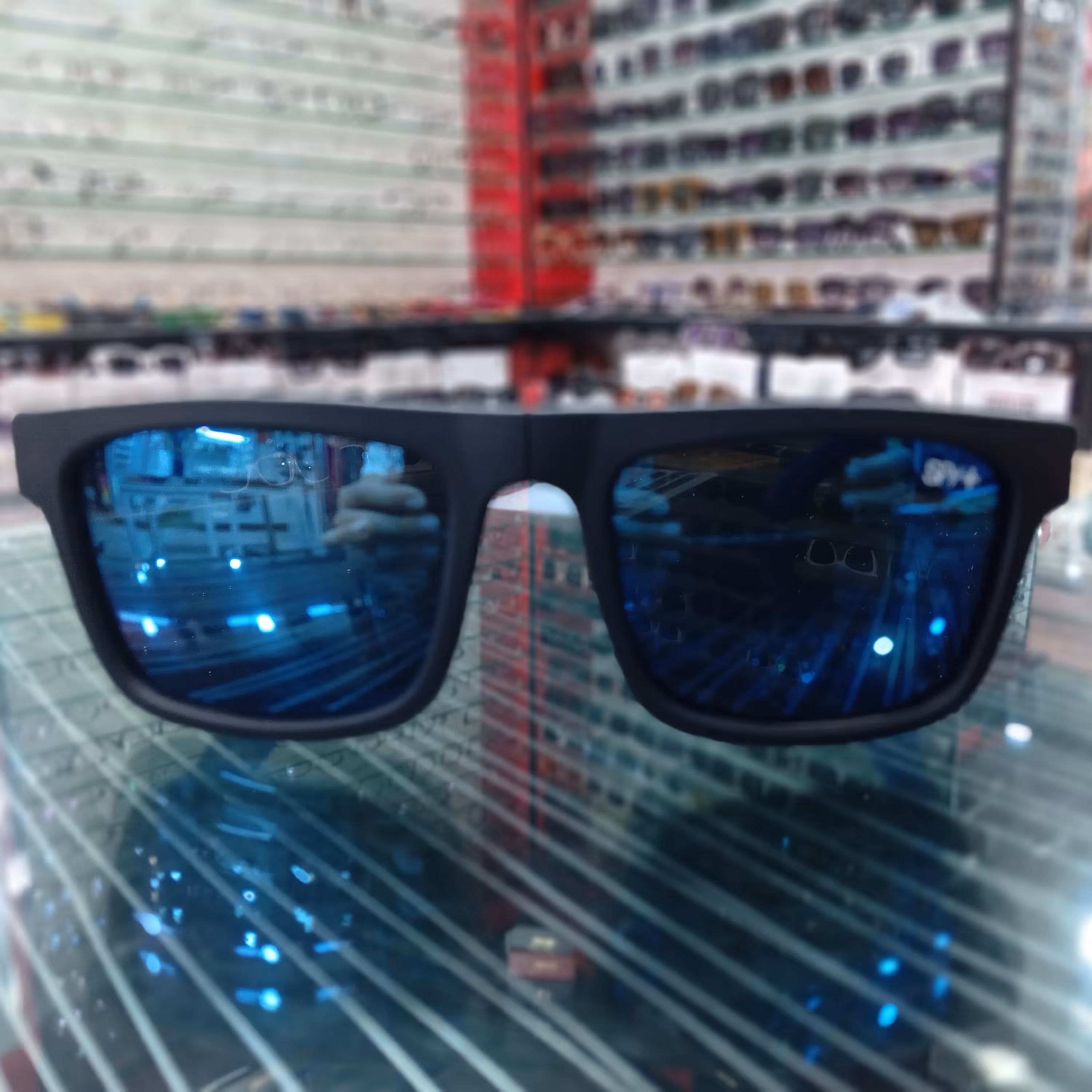 عینک آفتابی مردانه مارک اسپای یووی 400 تاشو  رنگ بندی موجود 