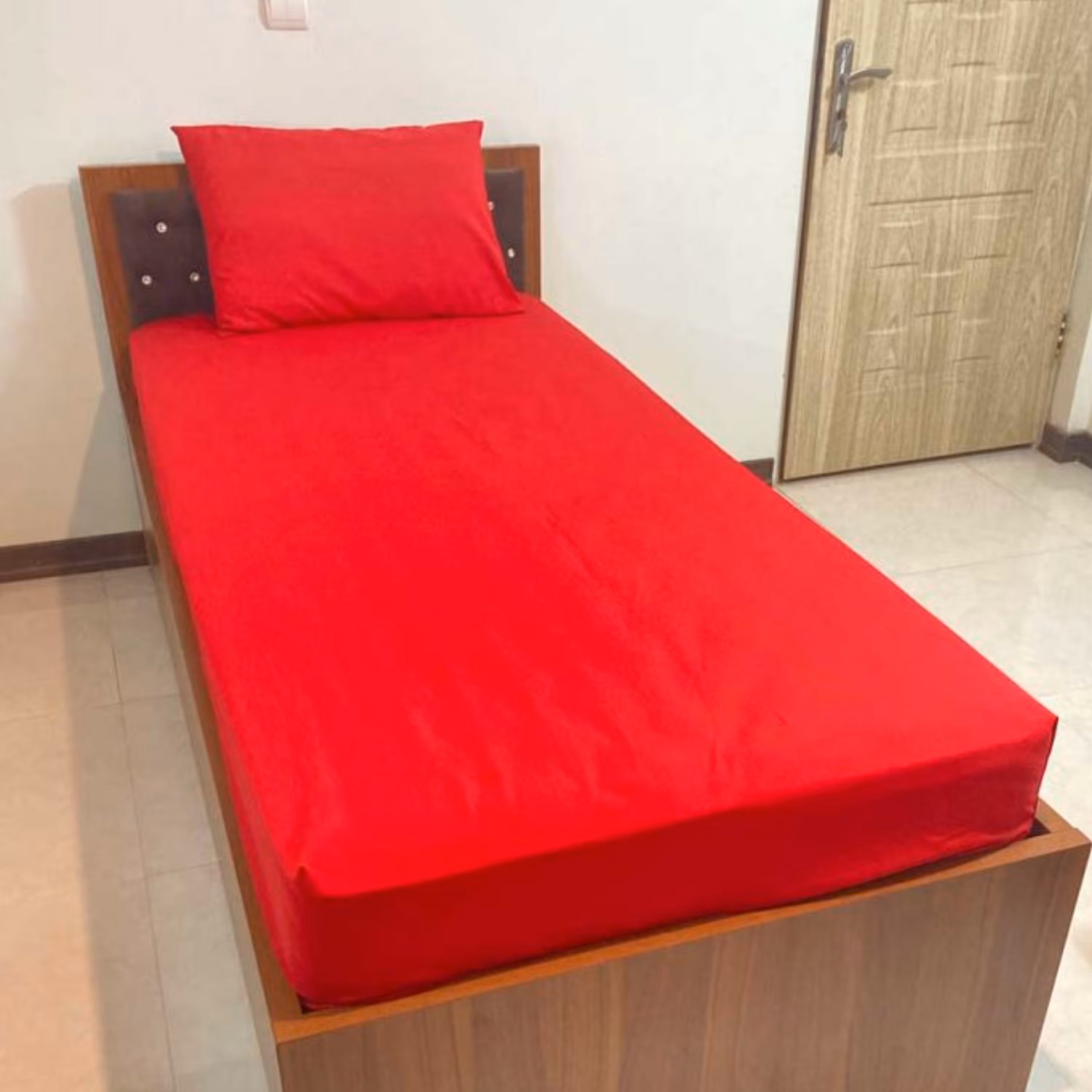 حراح روتختی کشدار یک و نیم نفره(2 تیکه) عرض 120 پارچه میکرو رنگ (قرمز)