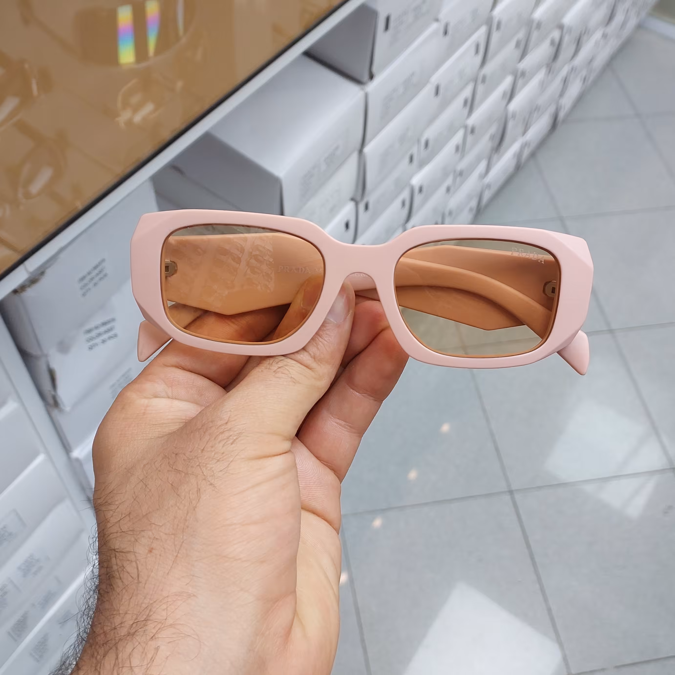 عینک آفتابی مردانه و زنانه چند ضلعی مارک پرادا عدسی یووی 400 ( رنگ گلبهی)