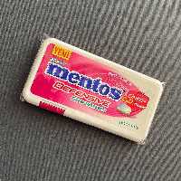 خوشبوکننده دهان Mentos با طعم میوه های سرخ (بسته کتابی 30 عددی)