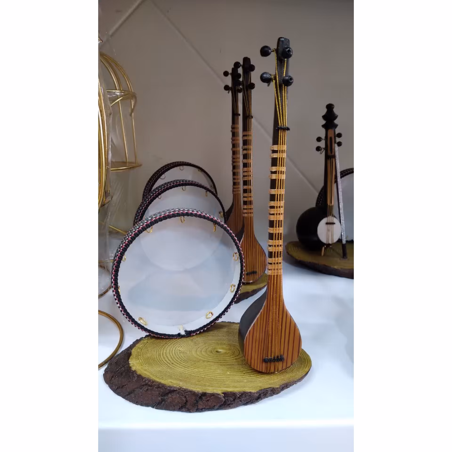 ماکت گیتار و ساز دایره  چوبی دست ساز 2 تیکه بسیار زیبا 