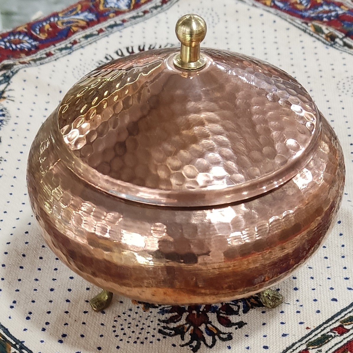 شکلات خوری سه پایه برنجی گنبدی 