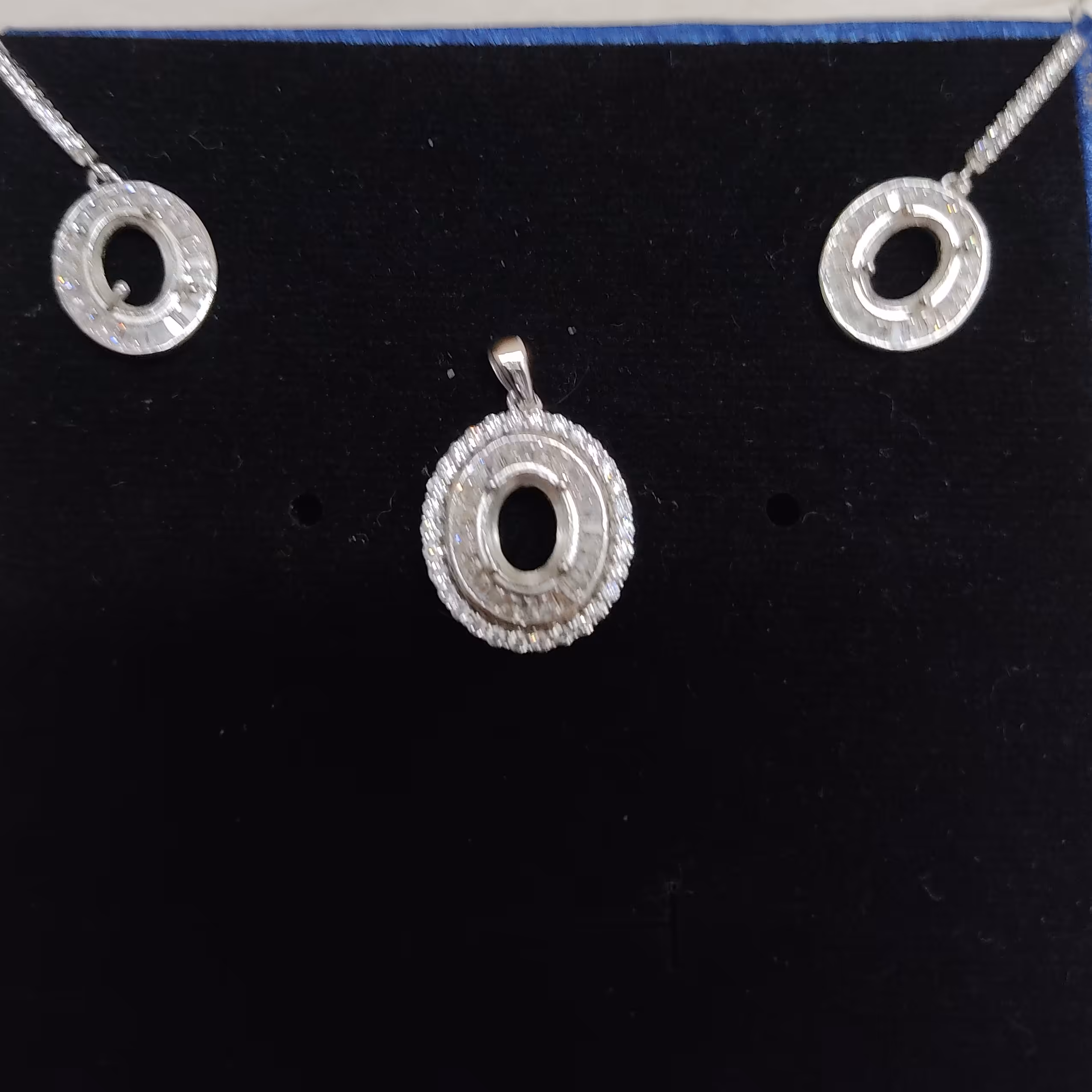 نیم ست نقره با روکش رادیوم و با قابلیت تعیین سنگ دلخواه کد 4 ت 1