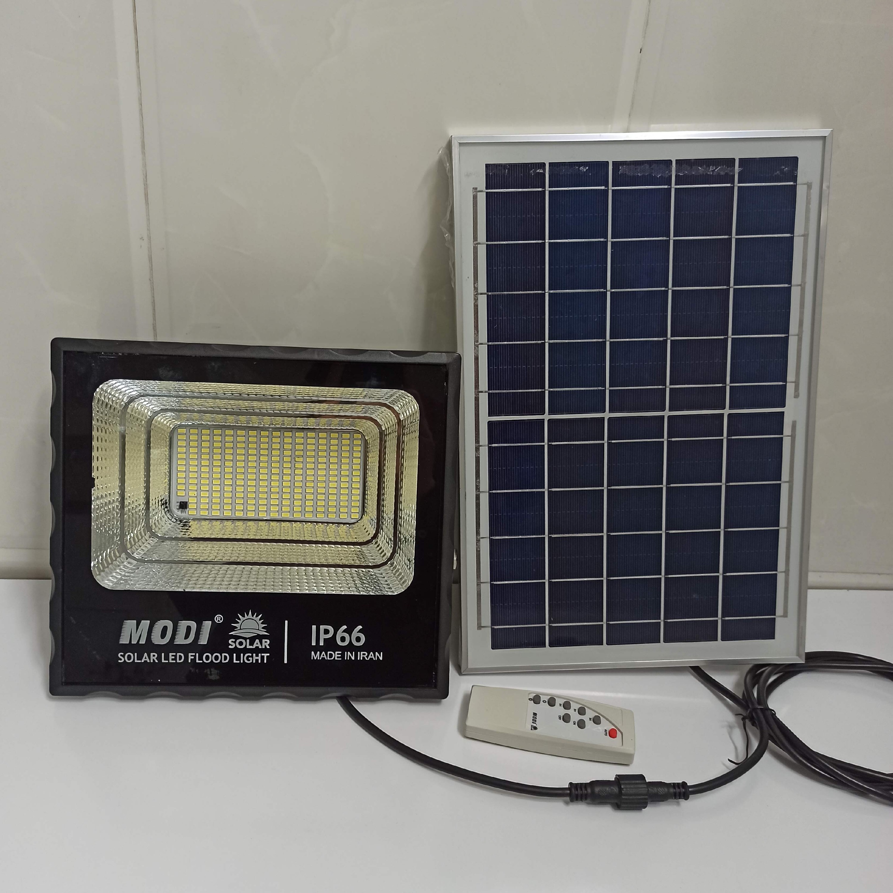 پرژکتور خورشیدی 100وات با ضمانت ساخت ایران