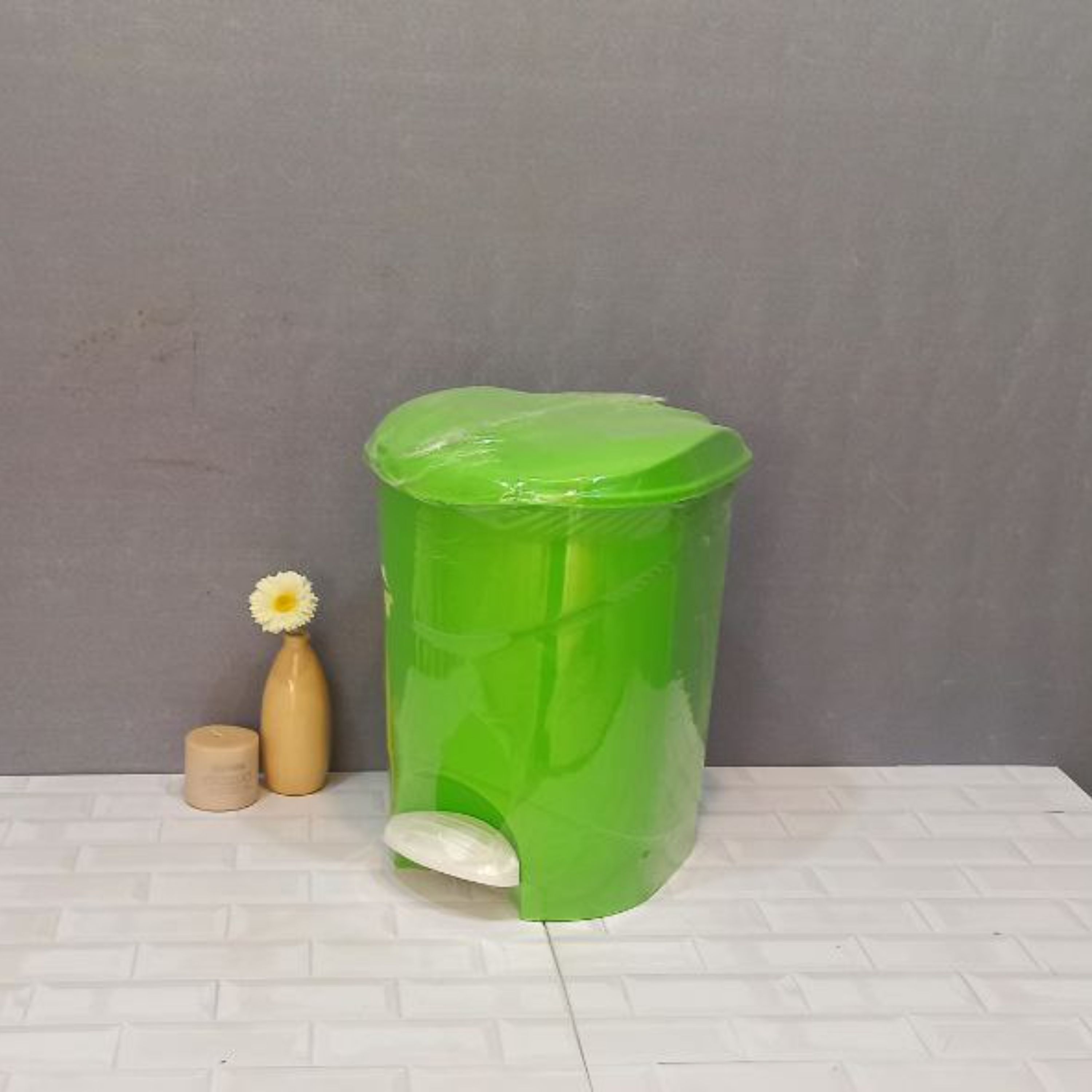 سطل زباله دوجداره سایز3 مرجان محصول ناصرپلاستیک تهیه شده از موادنو باکیفیت مقاوم