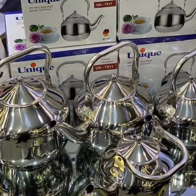 کتری استیل یونیک یک و نیم لیتری جنس ضخیم ، درب زنجیردار