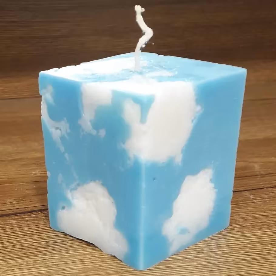 شمع ابر در آسمان