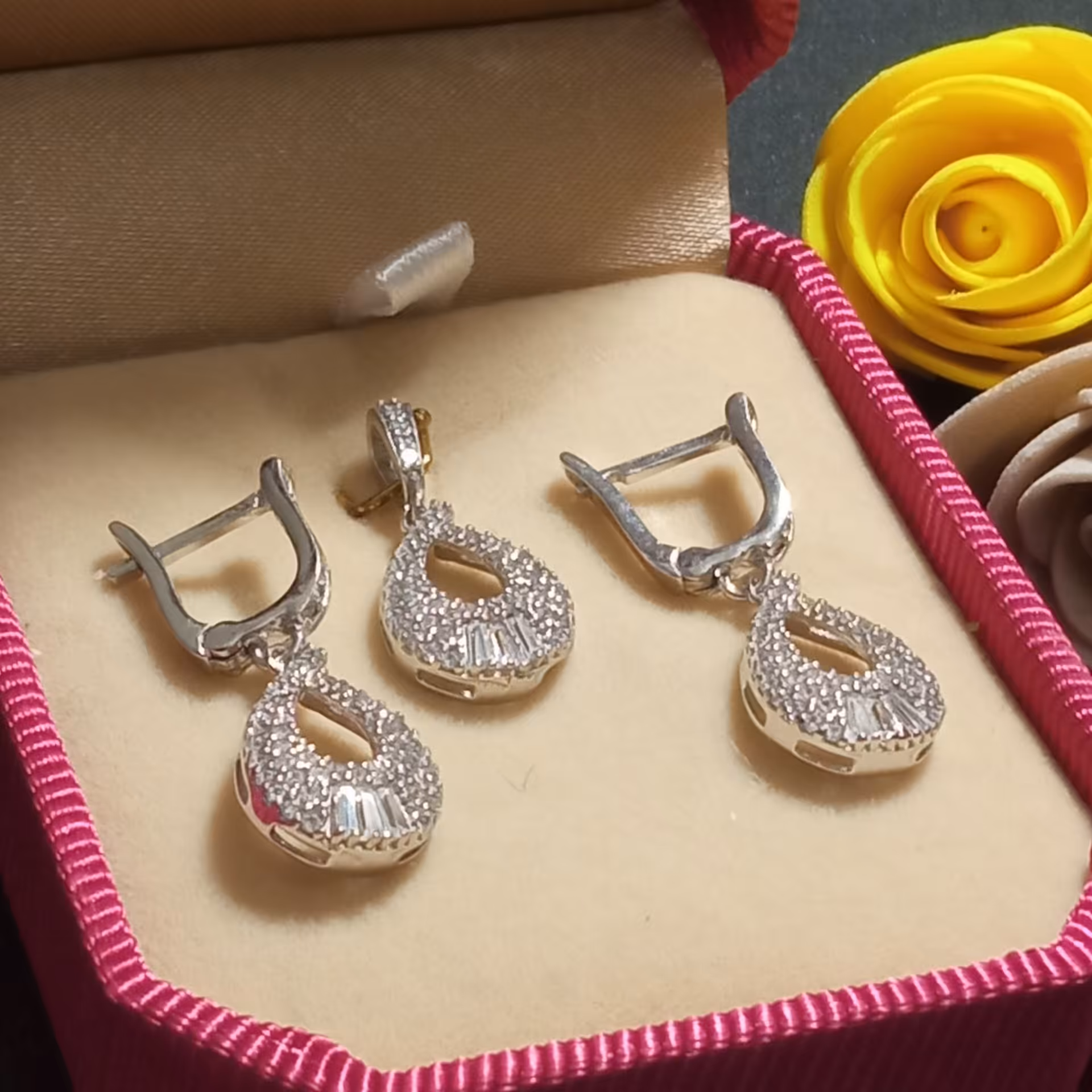 نیم ست جذاب دخترانه از جنس نقره اصل بسیار زیبا