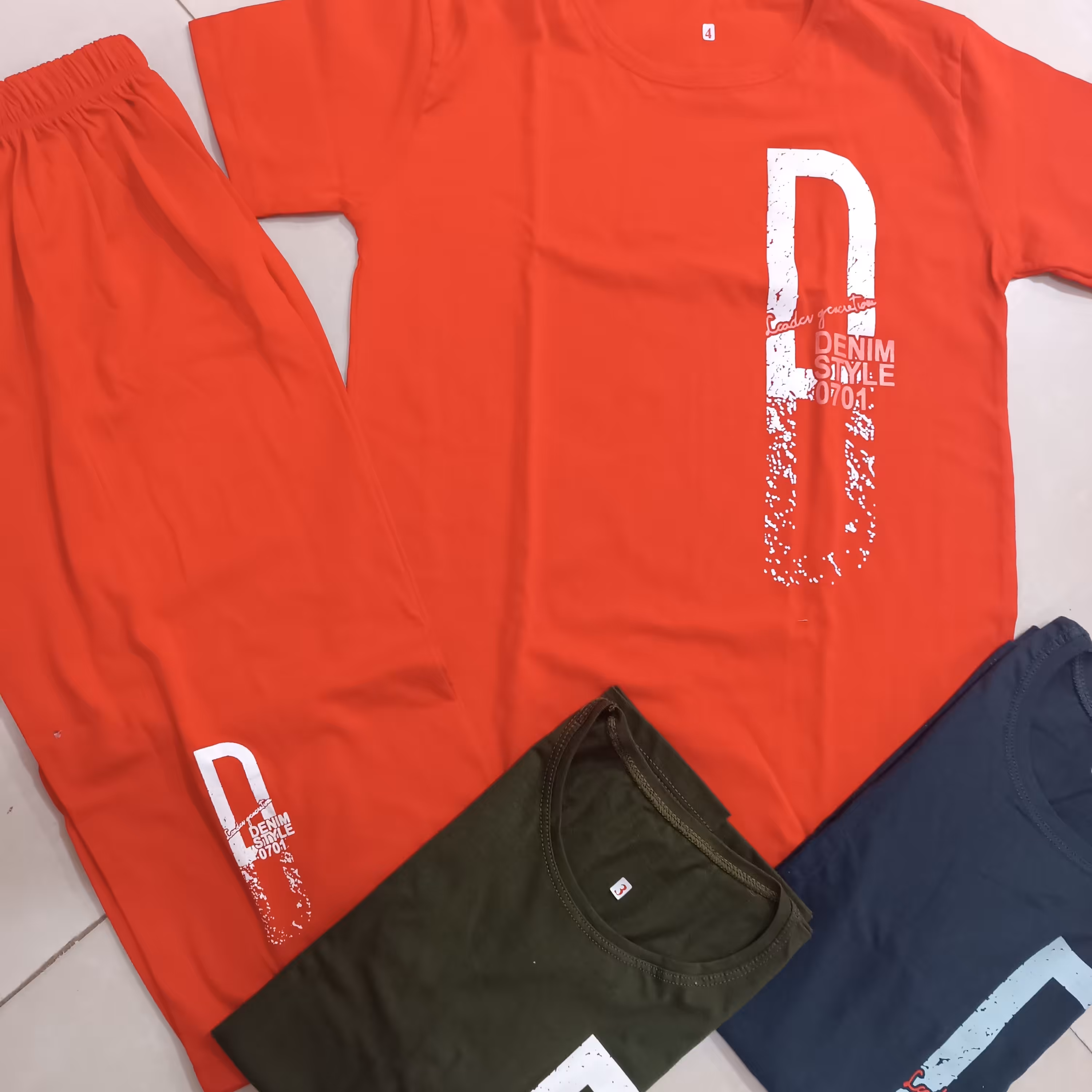 تیشرت شلوارک اسپرت سایز 60و65 رنگ بندی داره