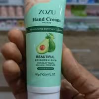 
کرم دست مرطوب کننده و نرم کننده اووکادو. Zozo
