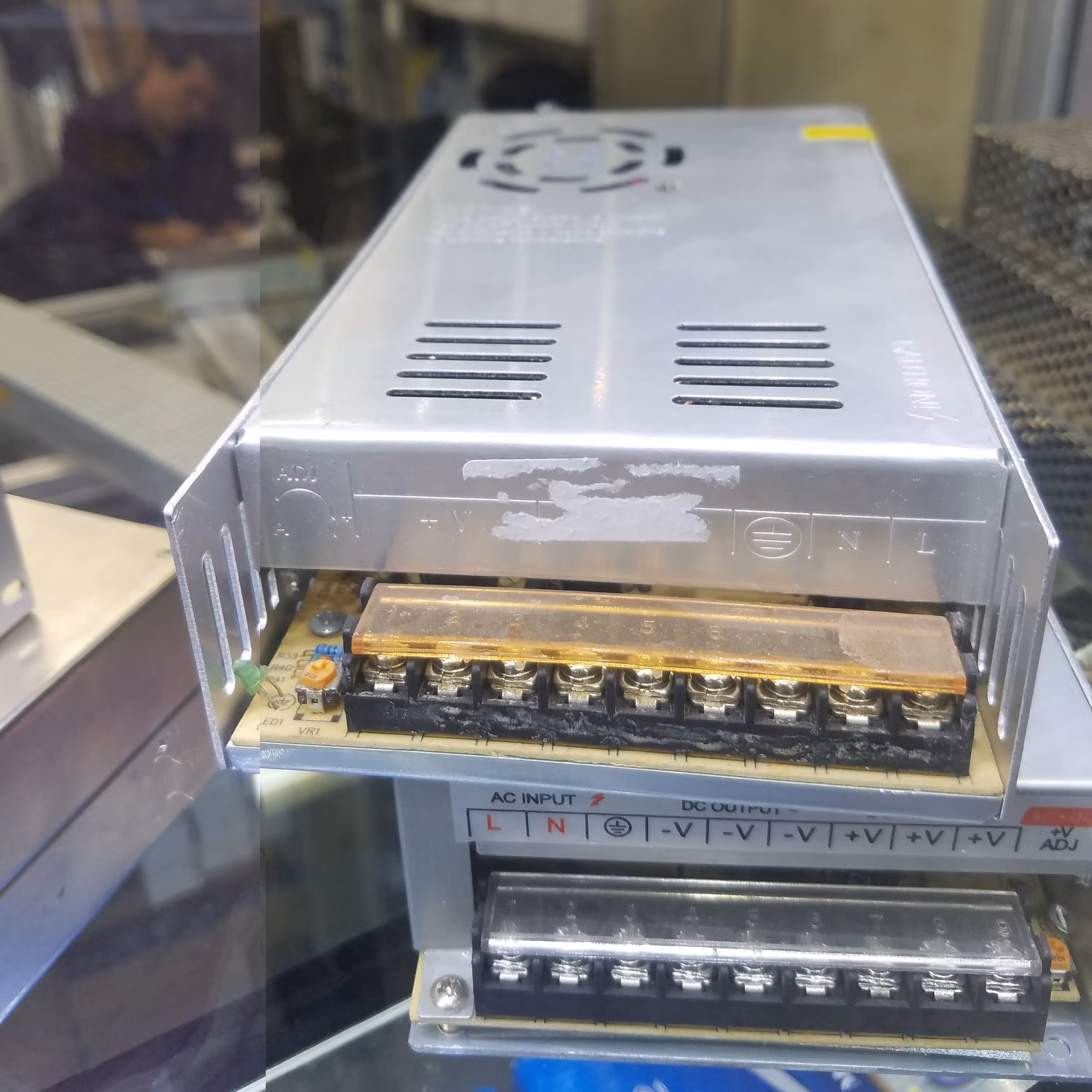 پاور سوییچینگ ، ترانس  یا منبع تغذیه 12 ولت 30 آمپر 1 سال ضمانت