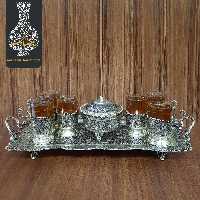 سرویس چایخوری برنجی قلم زنی شش نفره دستساز قلم گل و طاووس  اعلاء سیاه قلم طرح نقره  