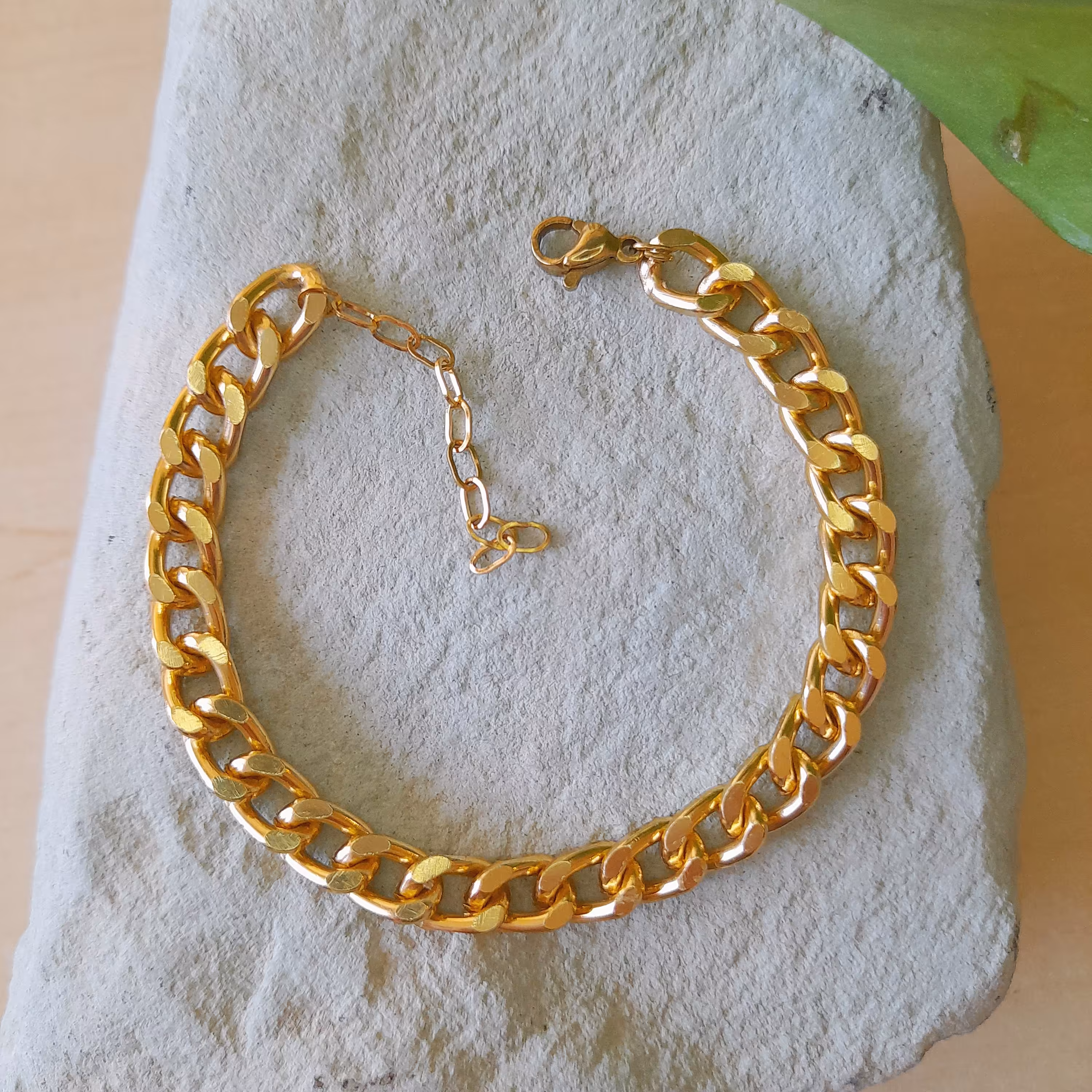 دستبند کارتیر آلومینیومی رنگ طلایی