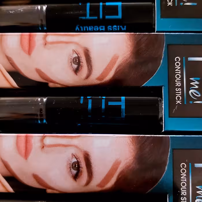 کانتور وکانسیلر اصل هم مناسب پوستهای روشن وهم گندمی در چند رنگ متفاوت