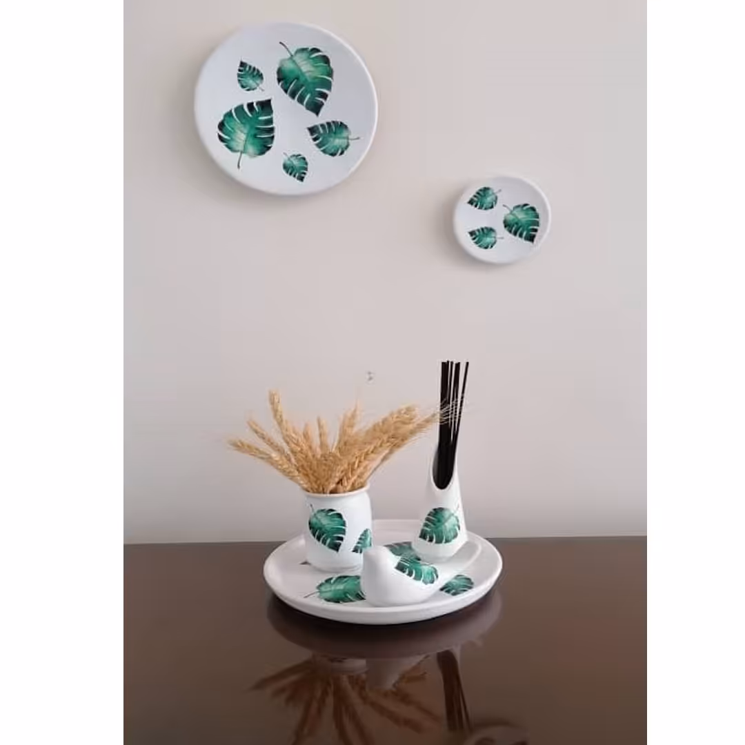 ست سفالی و دیوارکوب