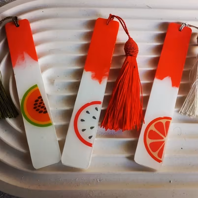 بوک مارک های طرح میوه ساخته شده با استفاده از رزین 