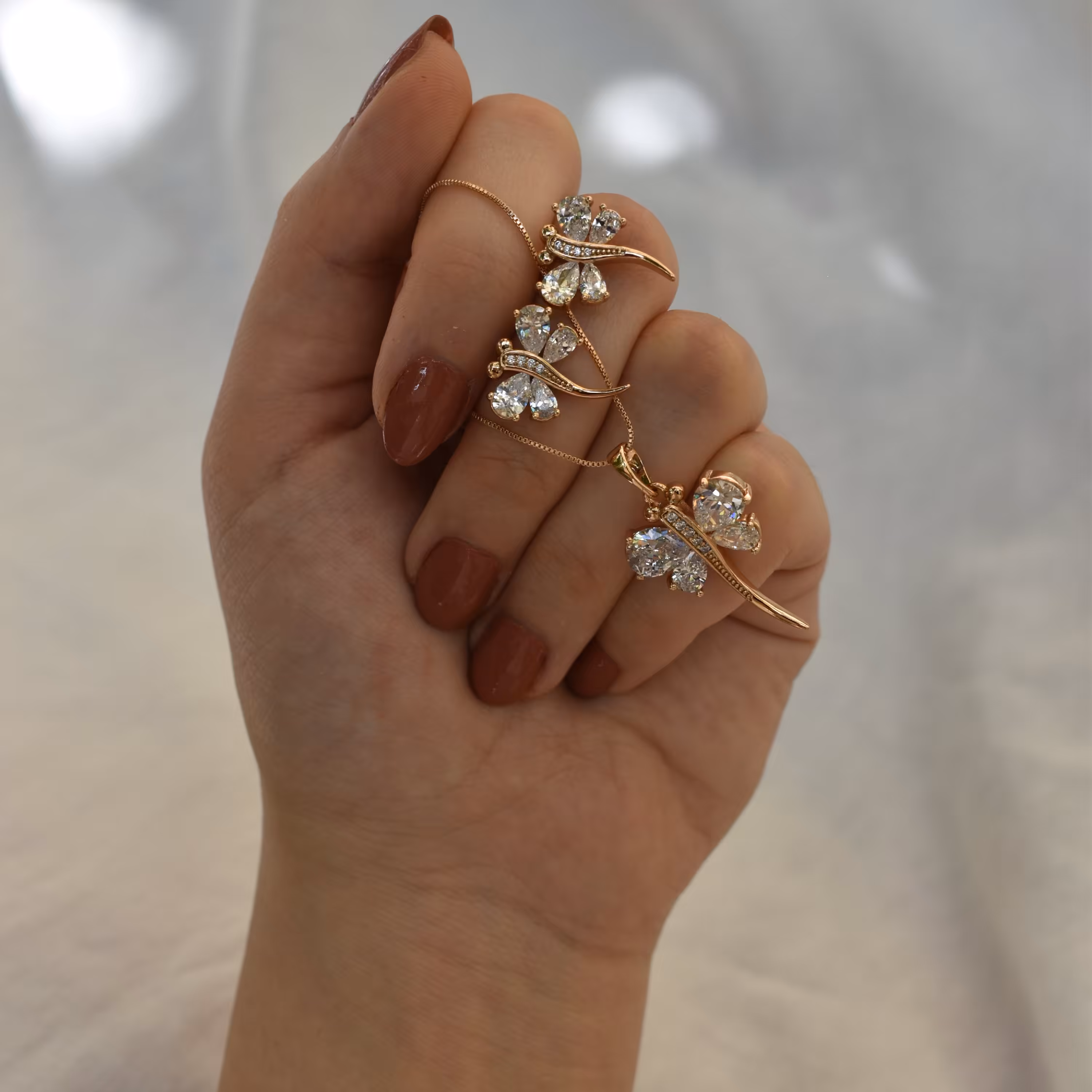 نیم ست گردنبند و گوشواره  برند ژوپینگ 