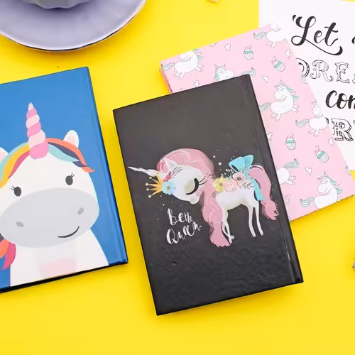 دفتر A6 جلد سخت یونیکورن با برگ شطرنجی و نقطه ای