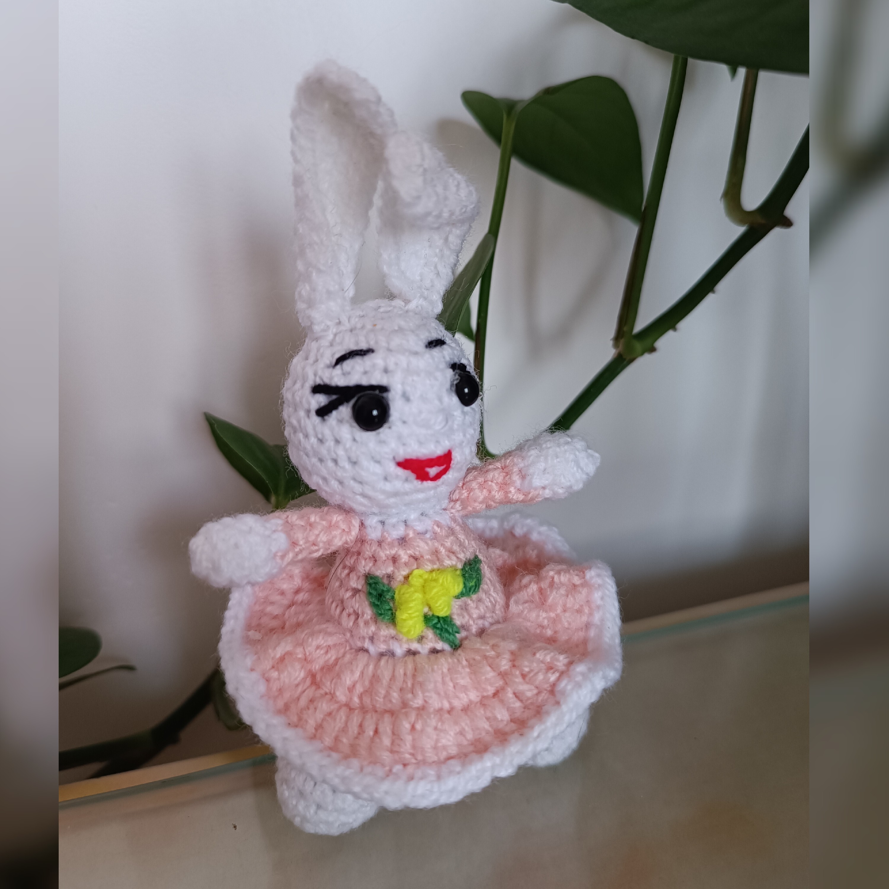 عروسک دست باف کوچک خرگوش