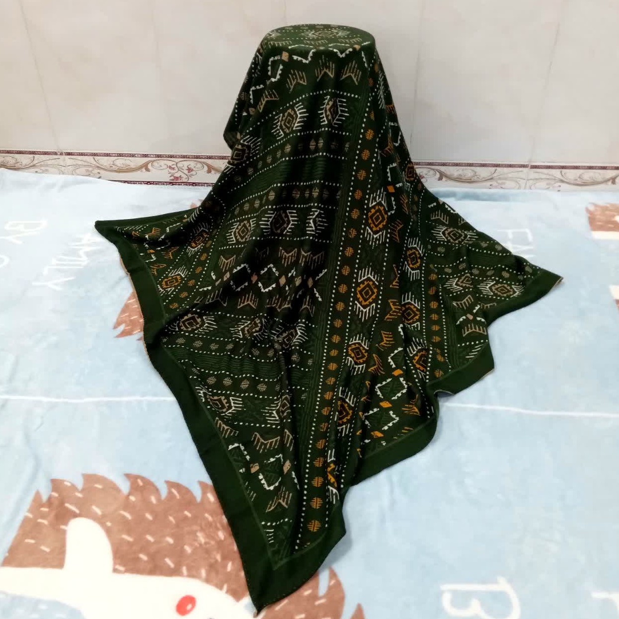 روسری زنانه نخی