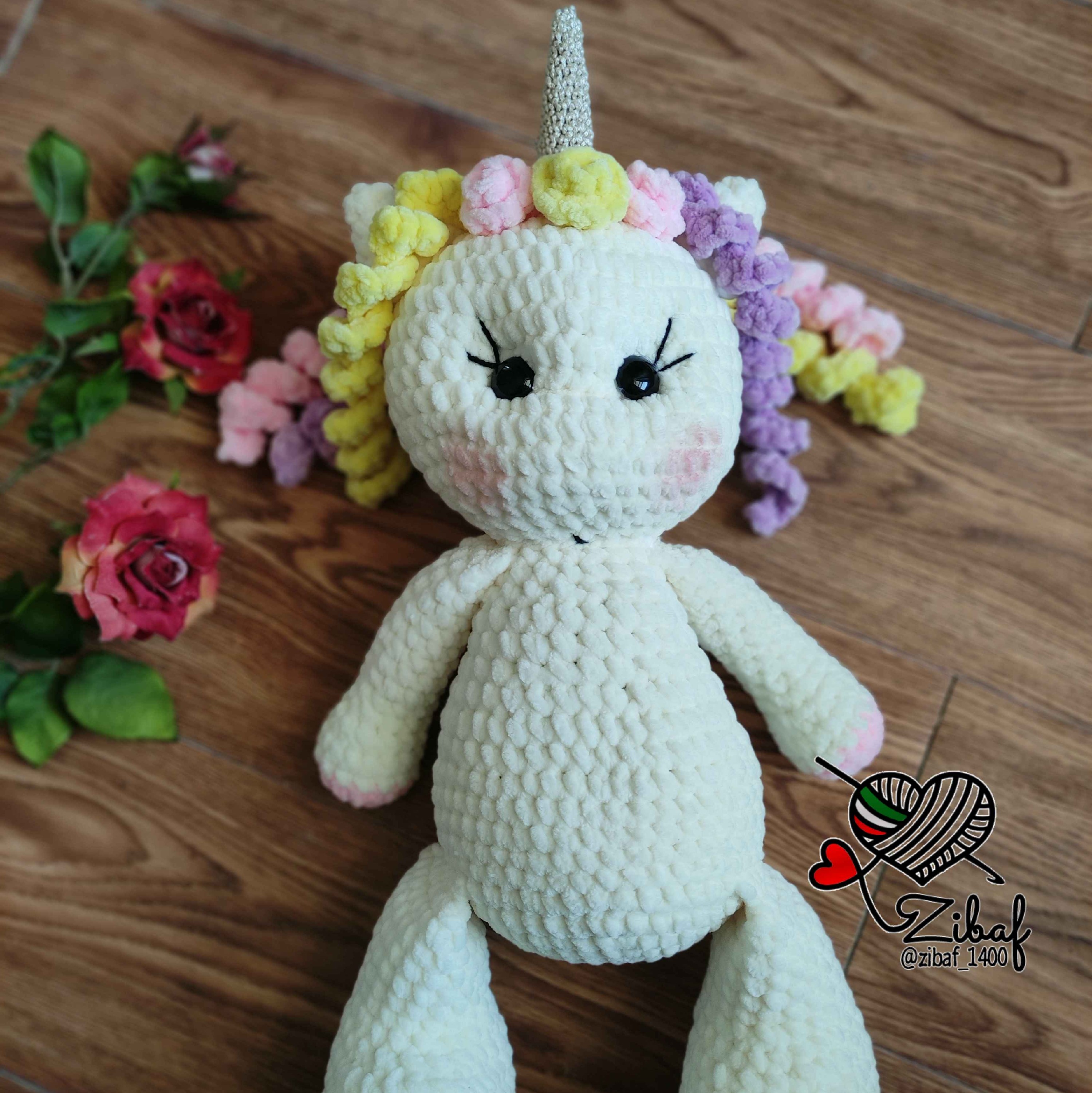 عروسک تک شاخ زیبا و شبک