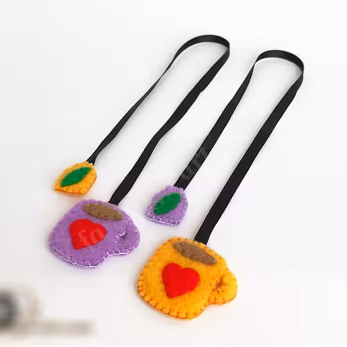 بوک مارک یا نشانه گر کتاب نمدی طرح حروف و اعداد و شکل ها 35 عدد 